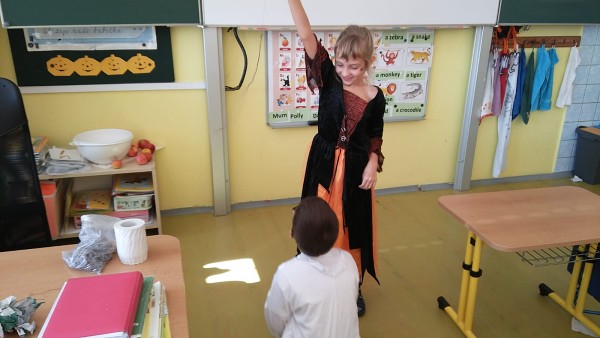 Halloween 2. B